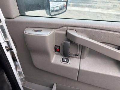 2025 Chevrolet Express Cutaway 3500 1WT