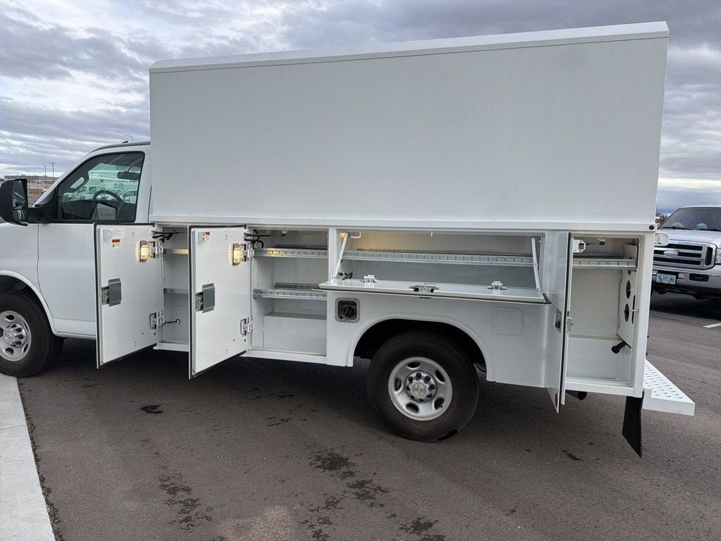 2025 Chevrolet Express Cutaway 3500 1WT