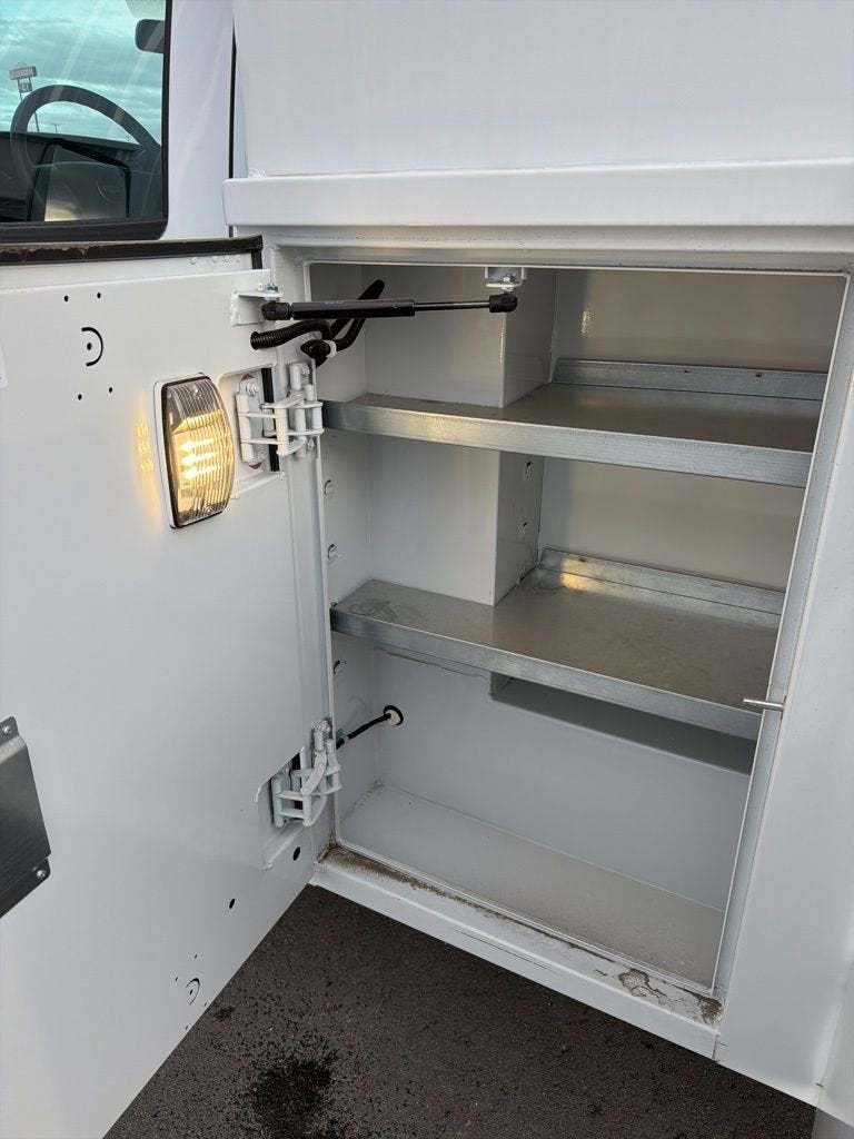 2025 Chevrolet Express Cutaway 3500 1WT