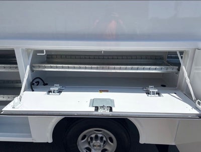 2025 Chevrolet Express Cutaway 3500 1WT