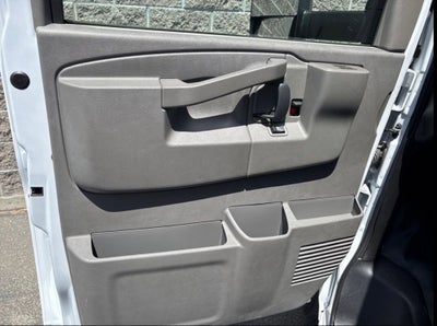 2025 Chevrolet Express Cutaway 3500 1WT