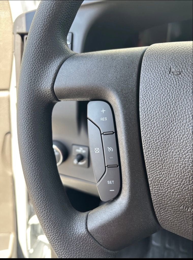 2025 Chevrolet Express Cutaway 3500 1WT