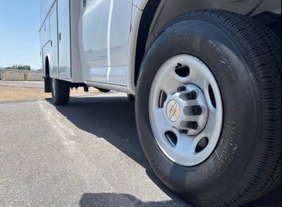 2025 Chevrolet Express Cutaway 3500 1WT