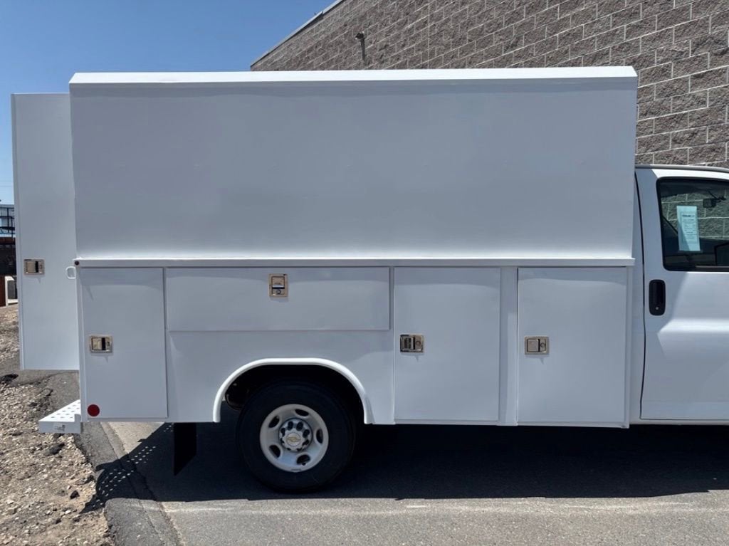 2025 Chevrolet Express Cutaway 3500 1WT