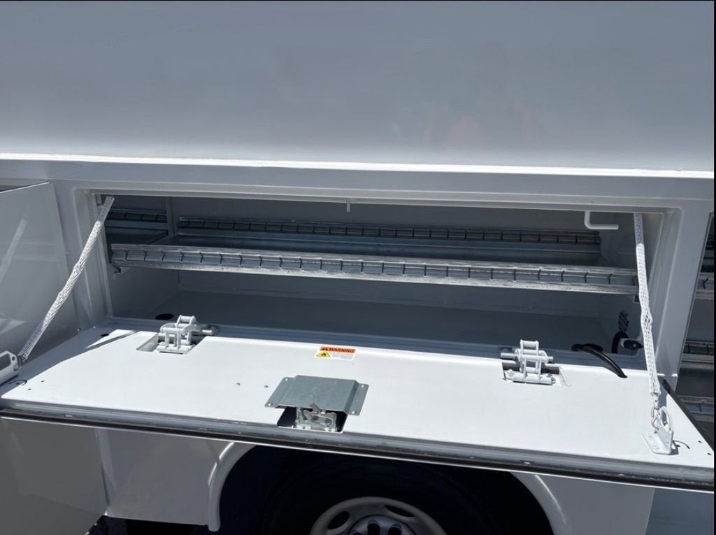 2025 Chevrolet Express Cutaway 3500 1WT