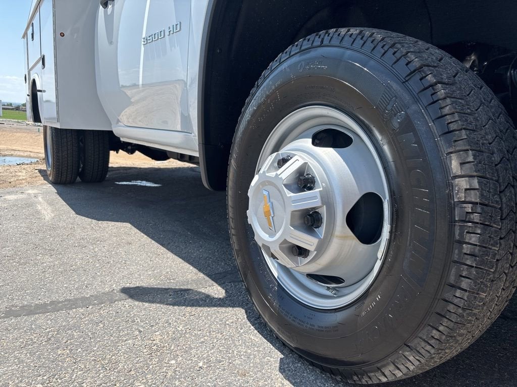 2025 Chevrolet Silverado 3500 HD Chassis Cab Work Truck