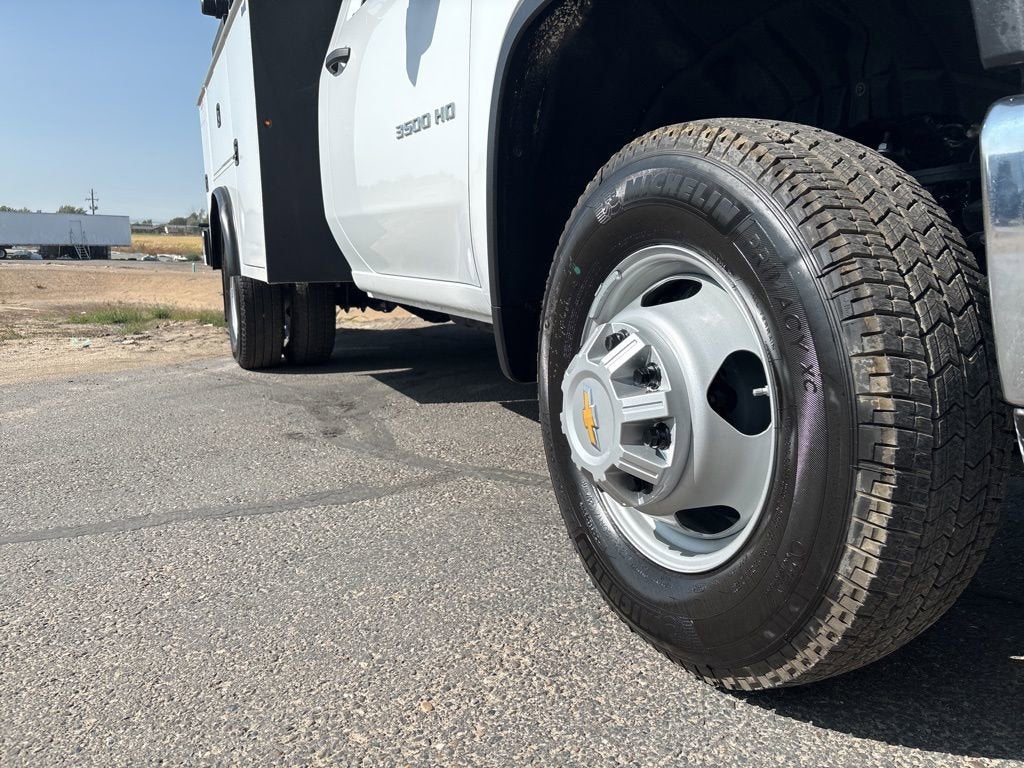 2025 Chevrolet Silverado 3500 HD Chassis Cab Work Truck