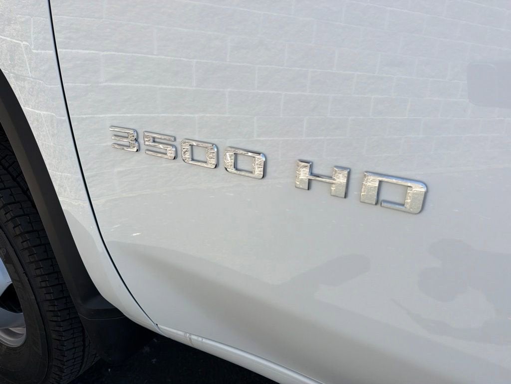 2026 Chevrolet Silverado 3500 HD Chassis Cab LT