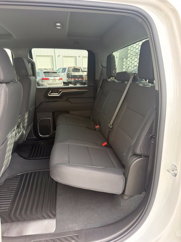 2026 Chevrolet Silverado 3500 HD Chassis Cab LT
