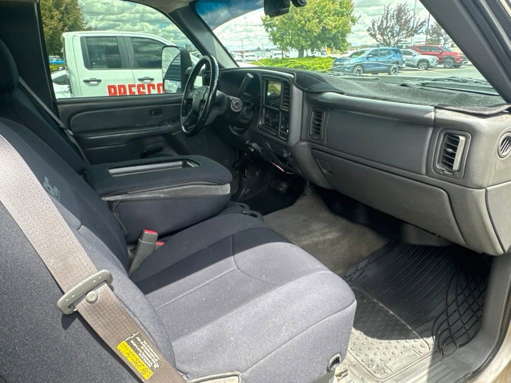 2005 Chevrolet Silverado 2500 HD LS