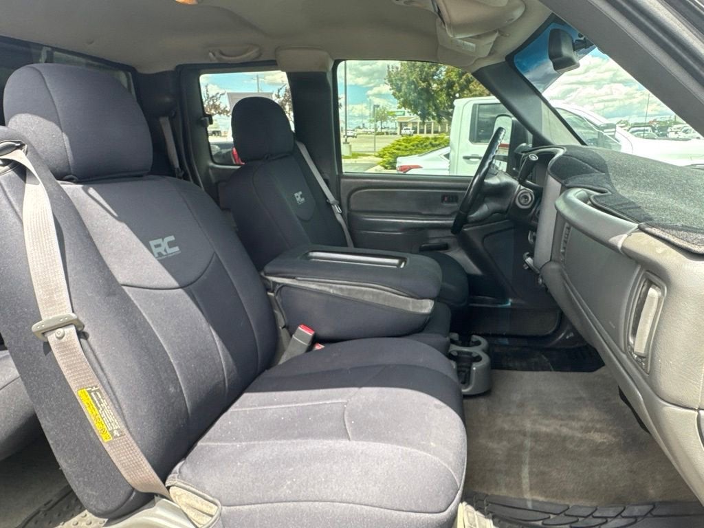 2005 Chevrolet Silverado 2500 HD LS