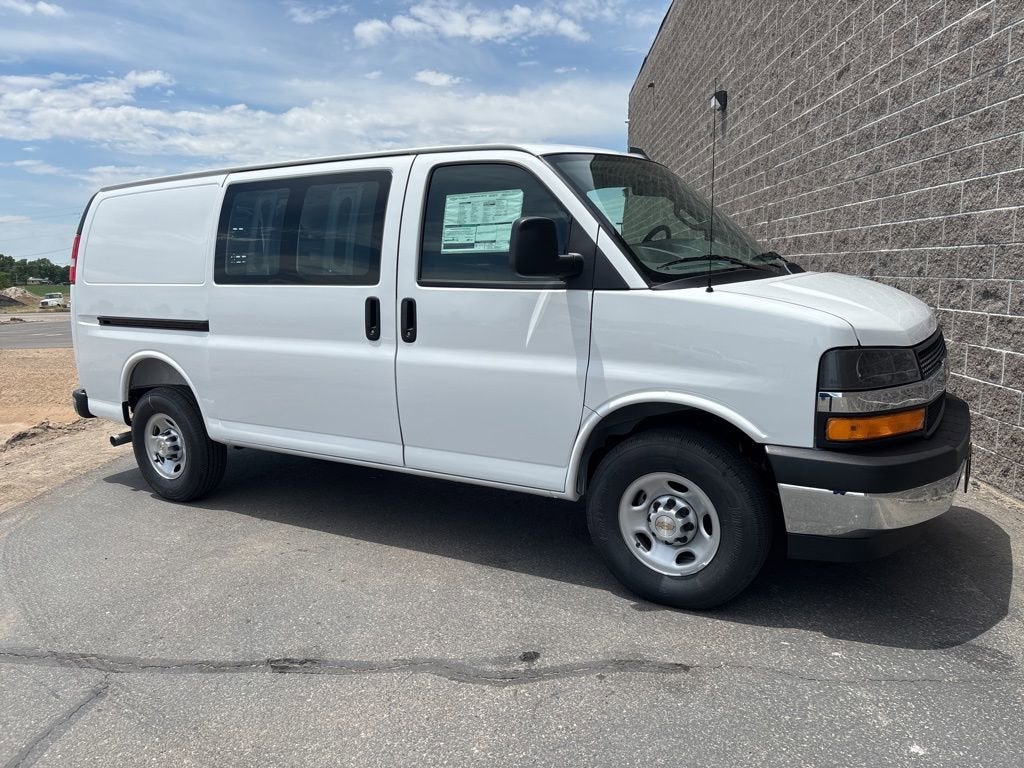 2025 Chevrolet Express Cargo 2500 WT