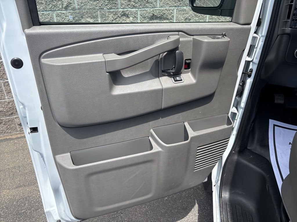 2025 Chevrolet Express Cargo 2500 WT