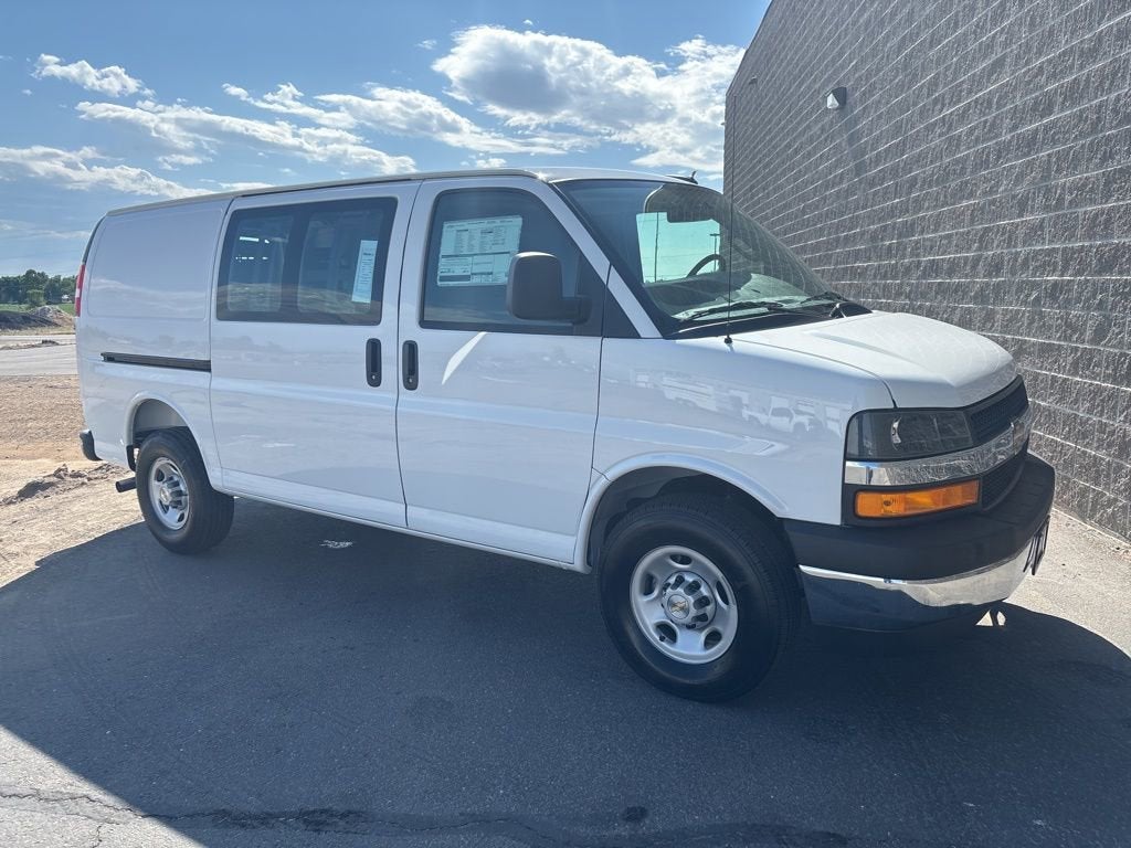 2025 Chevrolet Express Cargo 2500 WT
