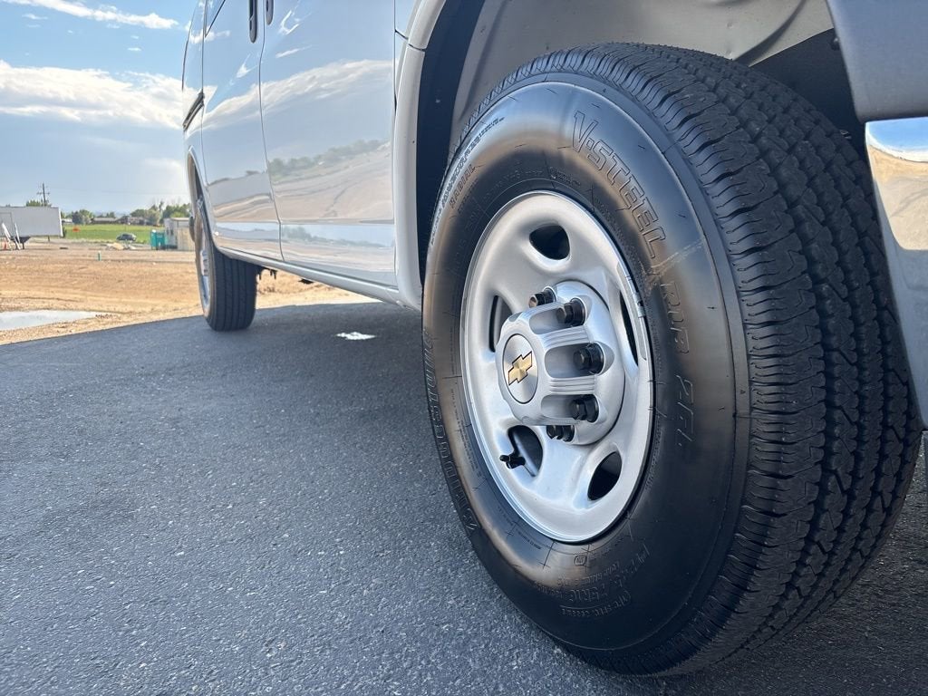 2025 Chevrolet Express Cargo 2500 WT