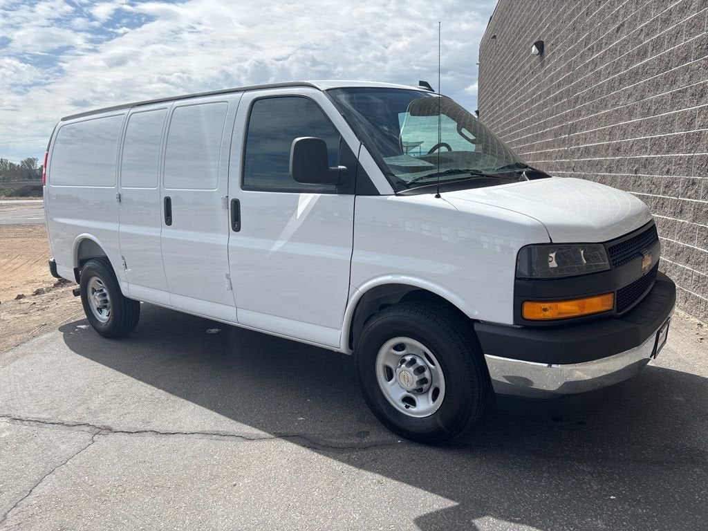2025 Chevrolet Express Cargo 2500 WT