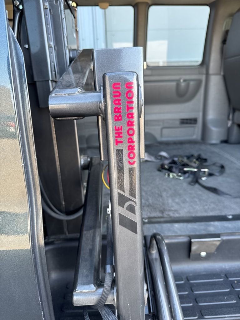 2003 GMC Savana Passenger 1500 BASE