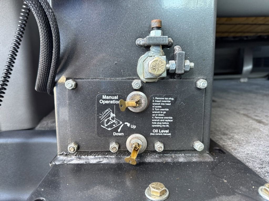 2003 GMC Savana Passenger 1500 BASE