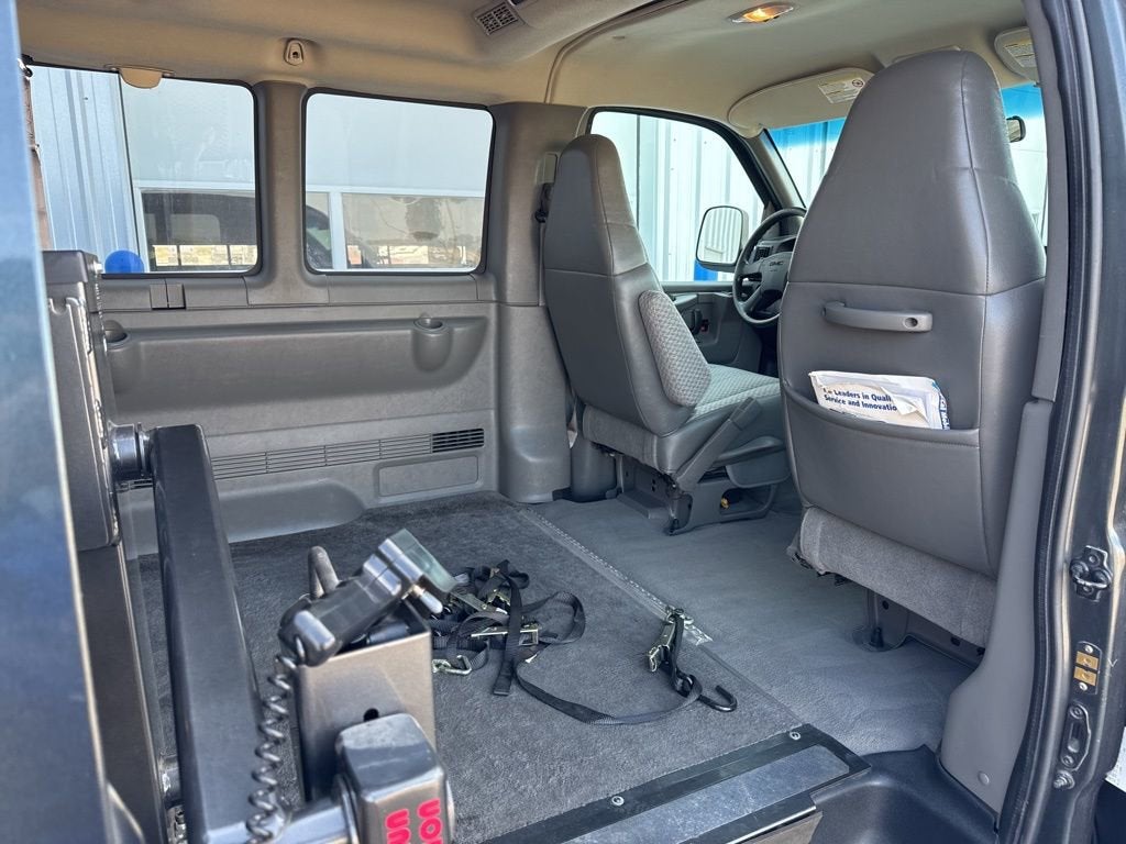 2003 GMC Savana Passenger 1500 BASE