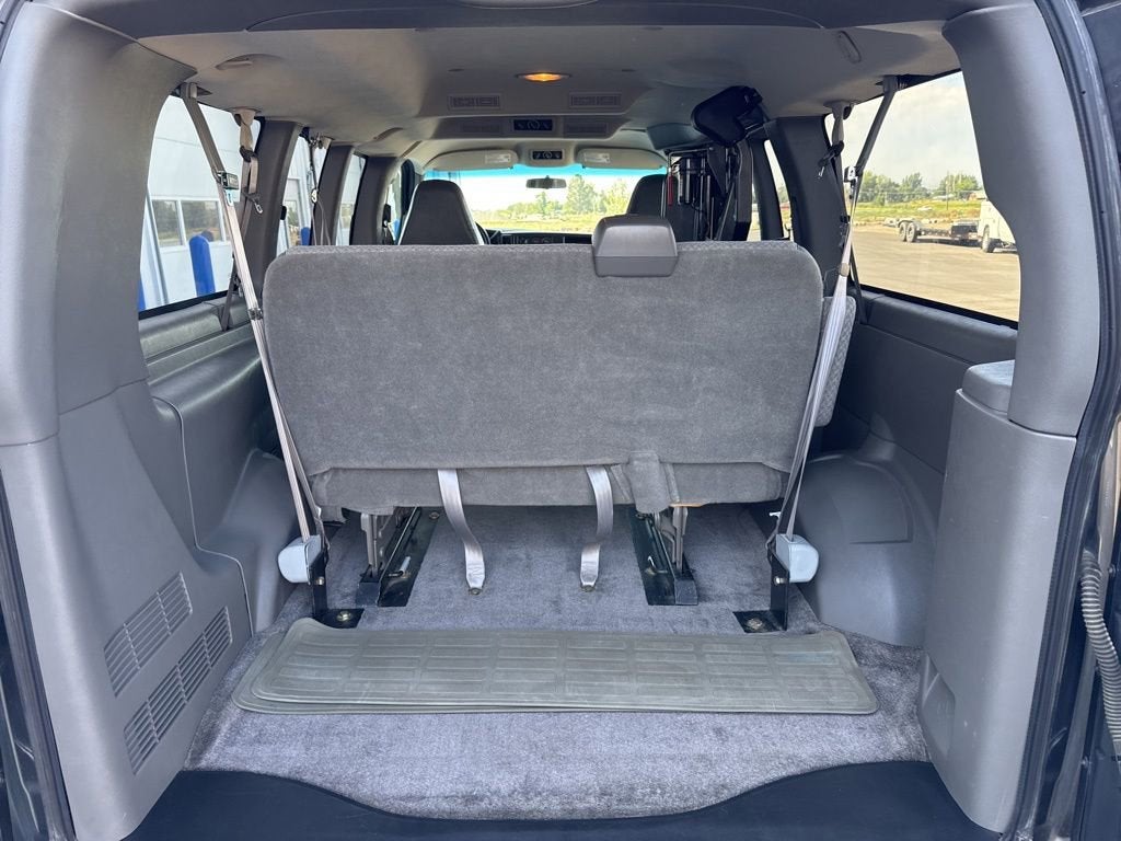 2003 GMC Savana Passenger 1500 BASE