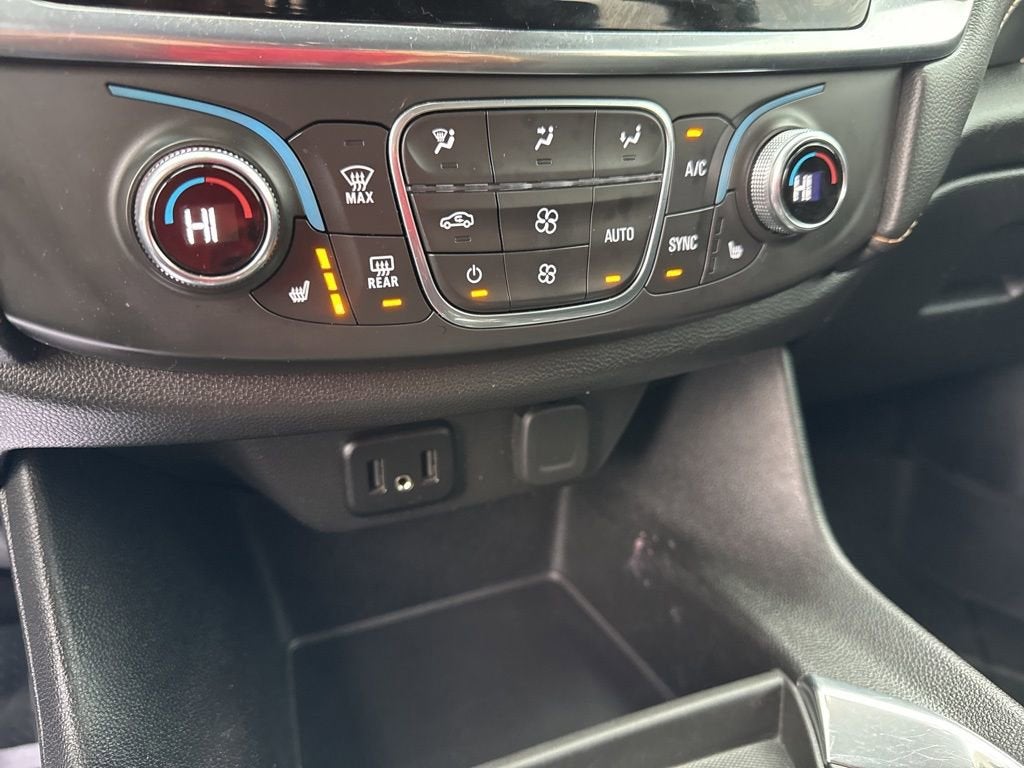 2021 Chevrolet Traverse LT Leather