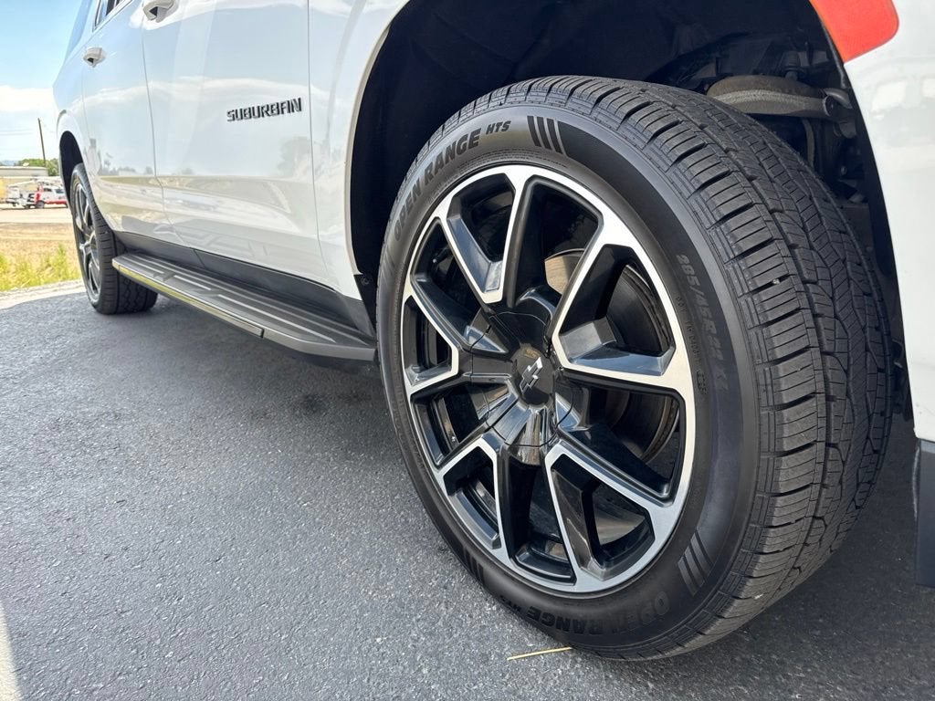 2023 Chevrolet Suburban RST
