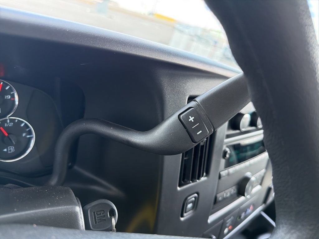 2026 Chevrolet Express Cutaway 3500 1WT