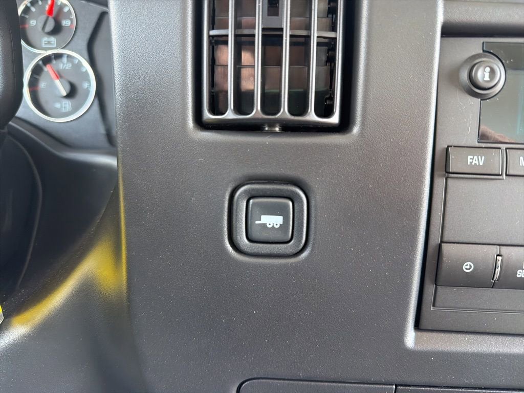 2026 Chevrolet Express Cutaway 3500 1WT