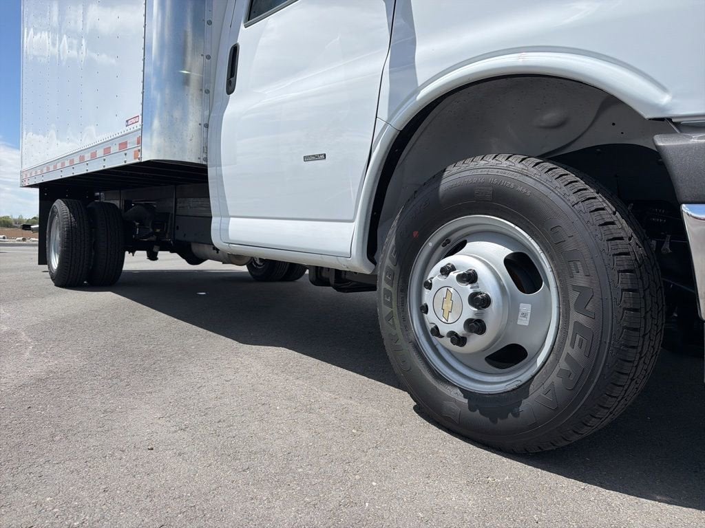 2026 Chevrolet Express Cutaway 3500 1WT