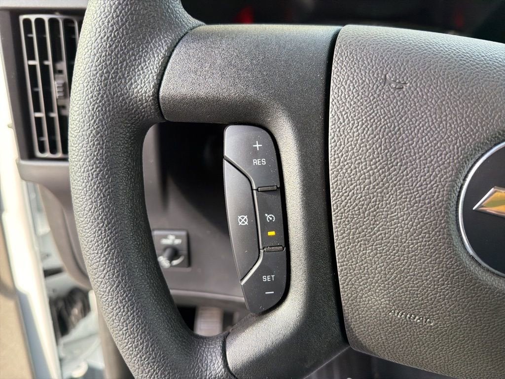 2026 Chevrolet Express Cutaway 3500 1WT