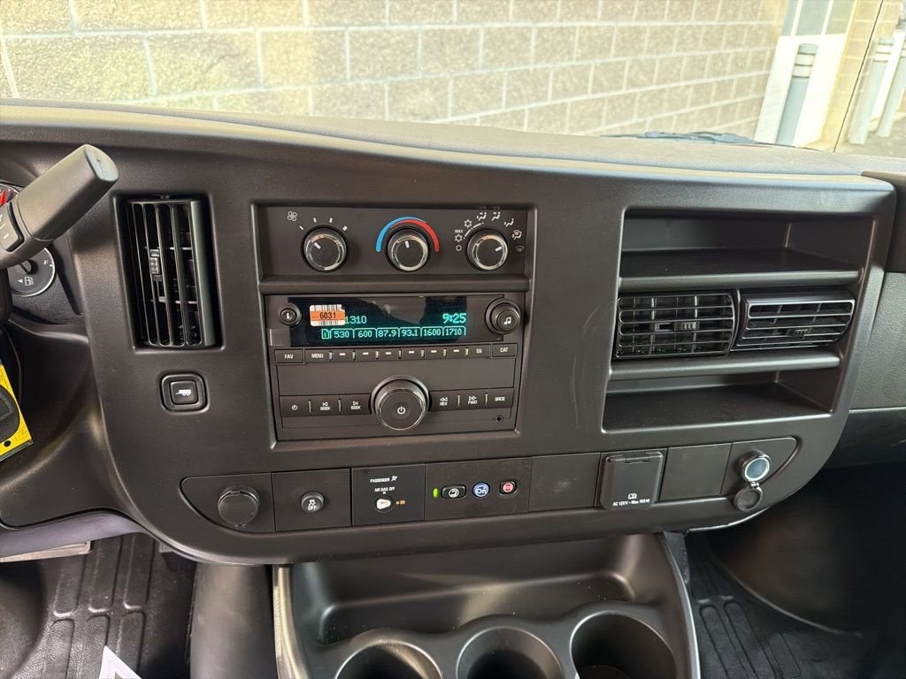 2026 Chevrolet Express Cutaway 3500 1WT