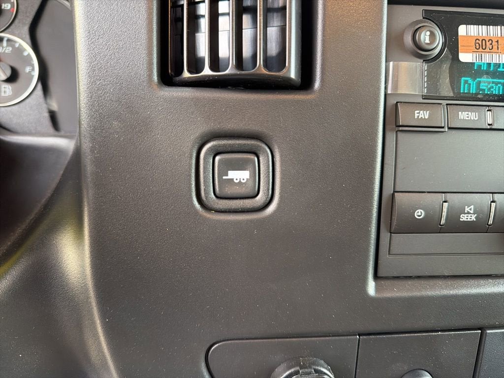 2026 Chevrolet Express Cutaway 3500 1WT