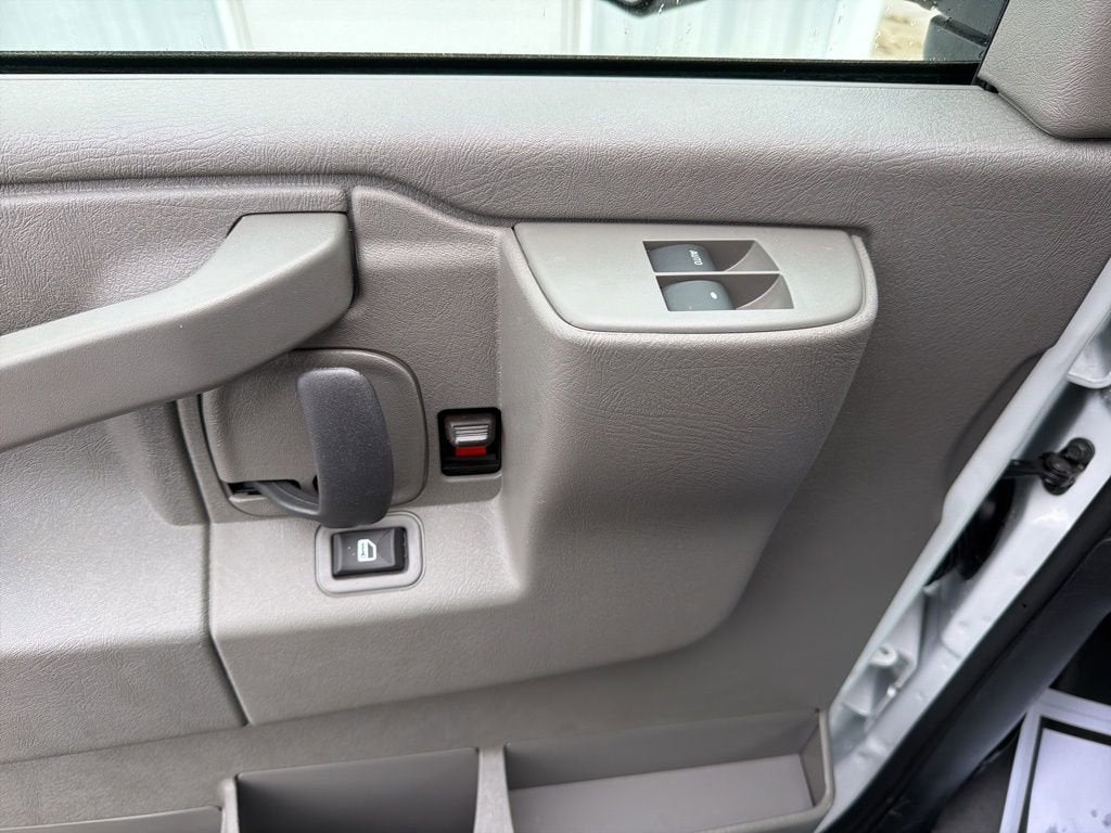 2026 Chevrolet Express Cutaway 3500 1WT