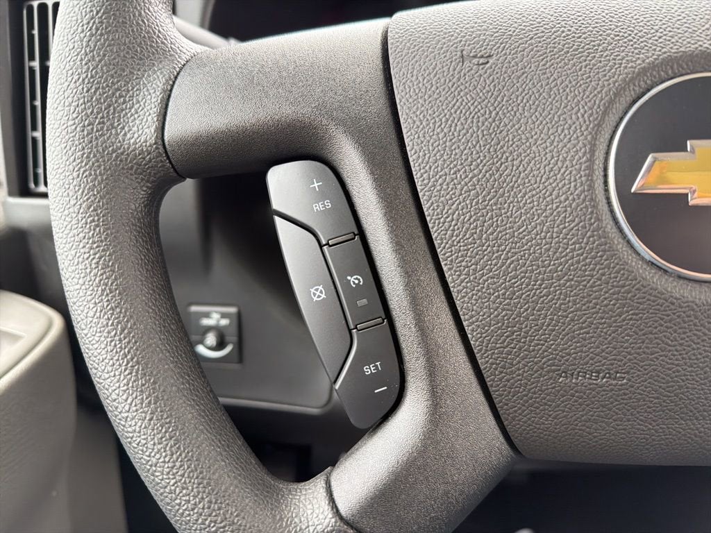 2026 Chevrolet Express Cutaway 3500 1WT