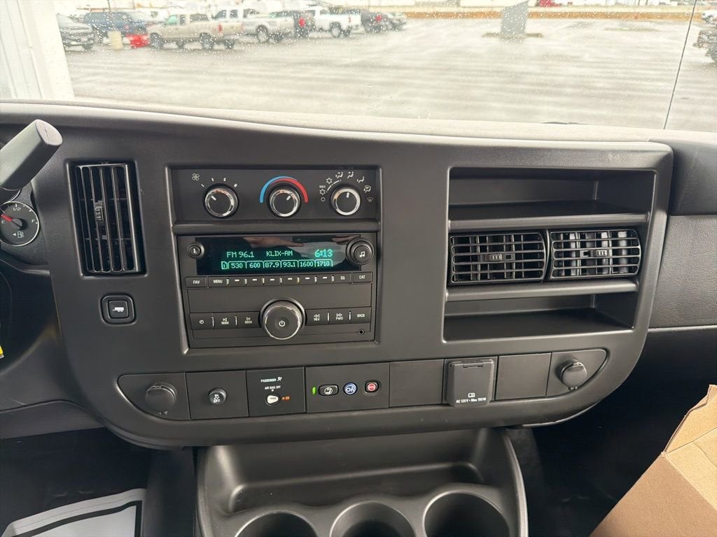 2026 Chevrolet Express Cutaway 3500 1WT