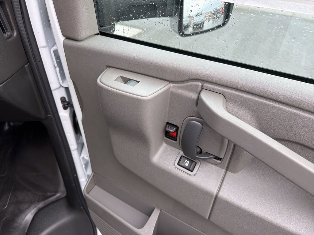 2026 Chevrolet Express Cutaway 3500 1WT