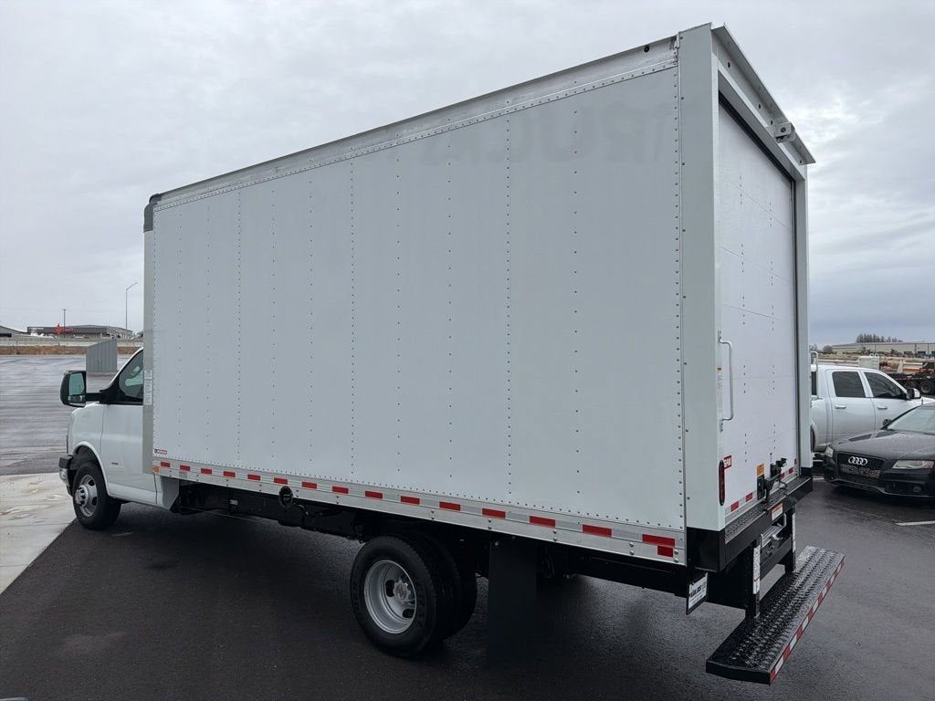 2026 Chevrolet Express Cutaway 3500 1WT