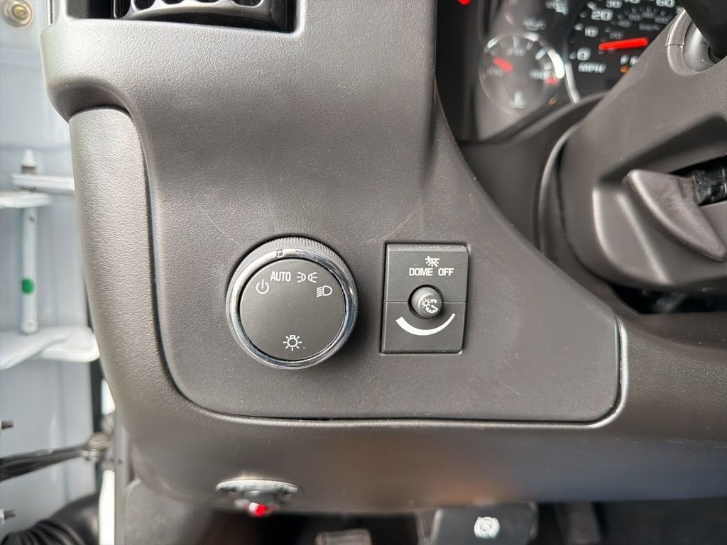 2026 Chevrolet Express Cutaway 3500 1WT