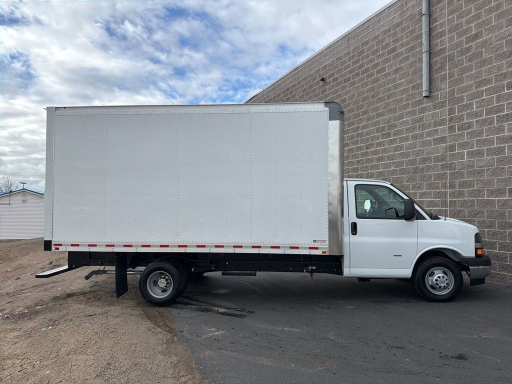 2026 Chevrolet Express Cutaway 3500 1WT
