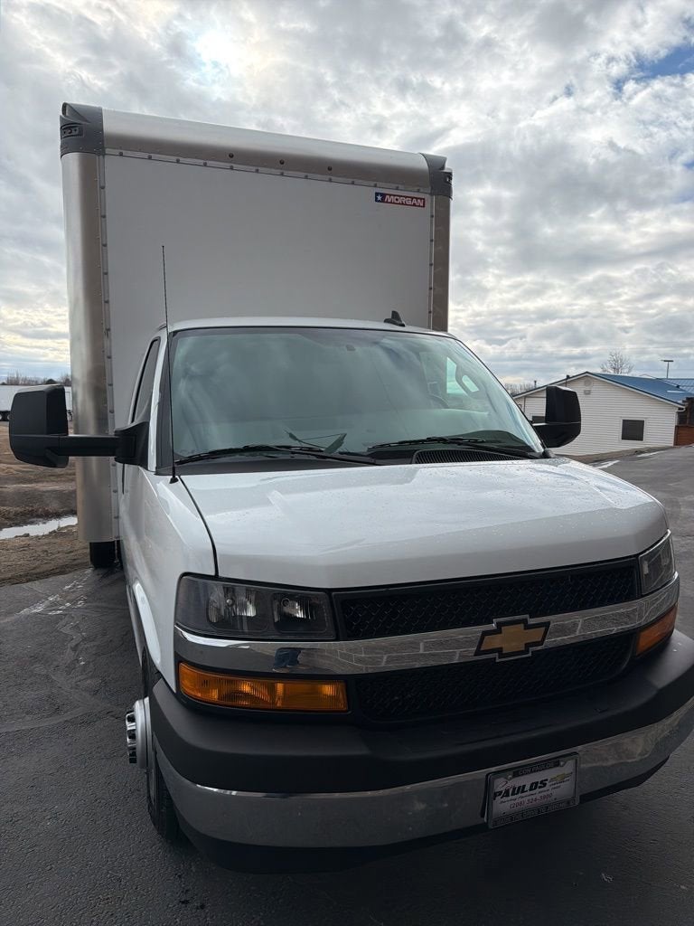 2026 Chevrolet Express Cutaway 3500 1WT