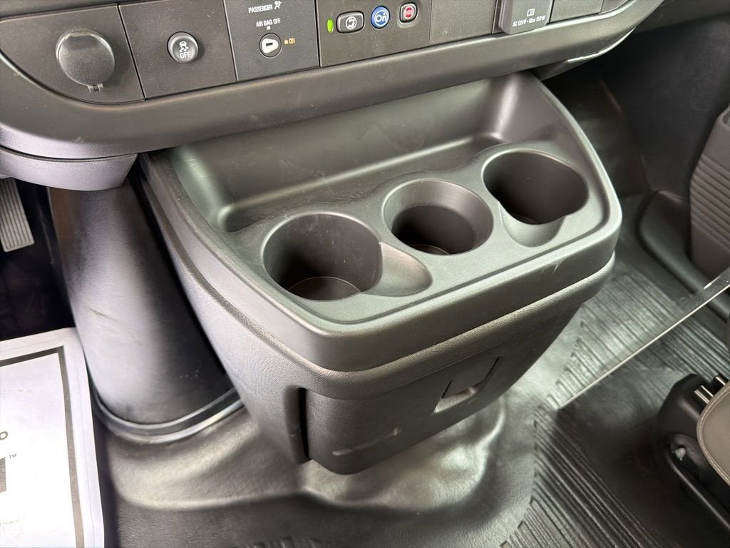 2026 Chevrolet Express Cutaway 3500 1WT