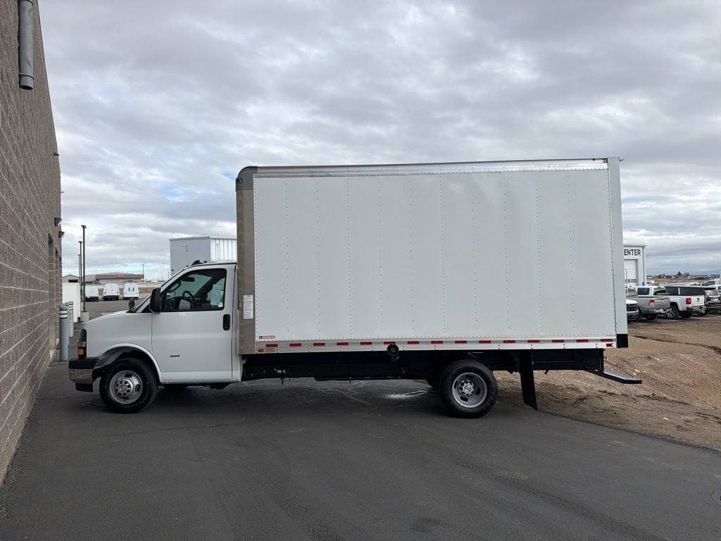 2026 Chevrolet Express Cutaway 3500 1WT