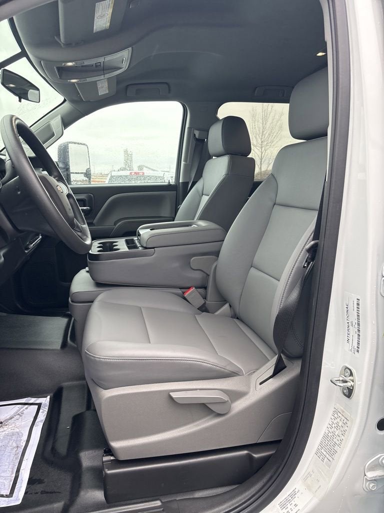 2025 Chevrolet Silverado 4500 HD Work Truck