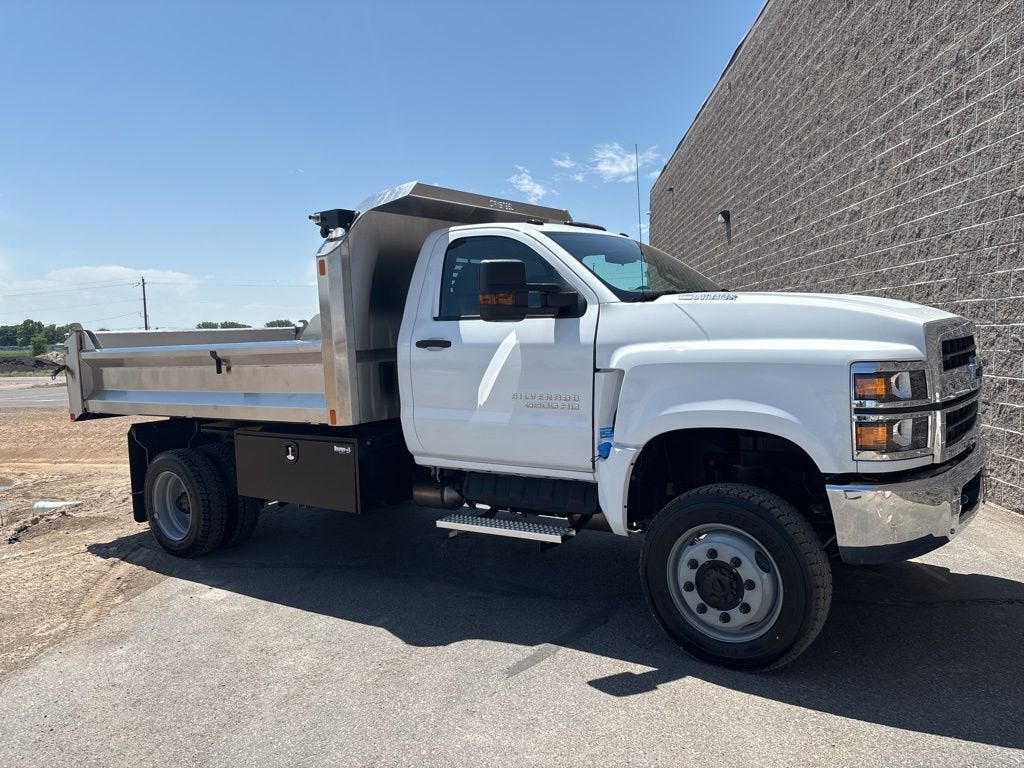 2024 Chevrolet Silverado 5500 HD Work Truck