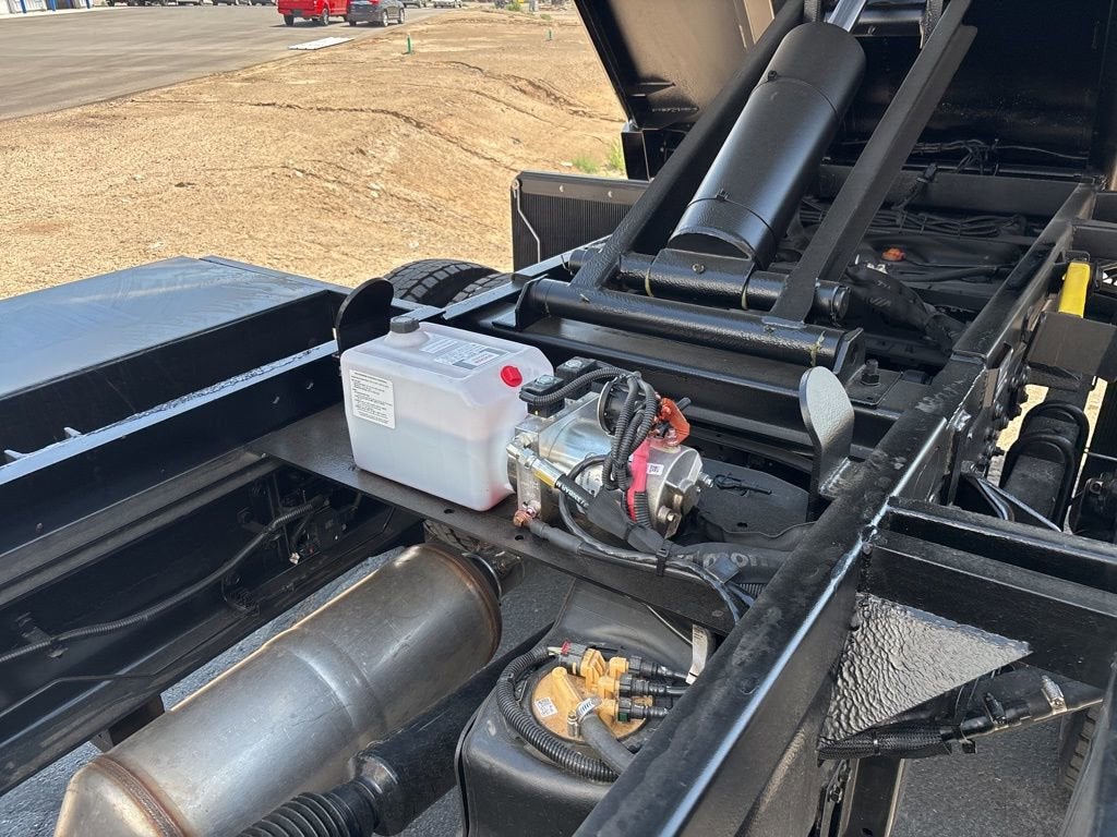 2024 Chevrolet Silverado 5500 HD Work Truck