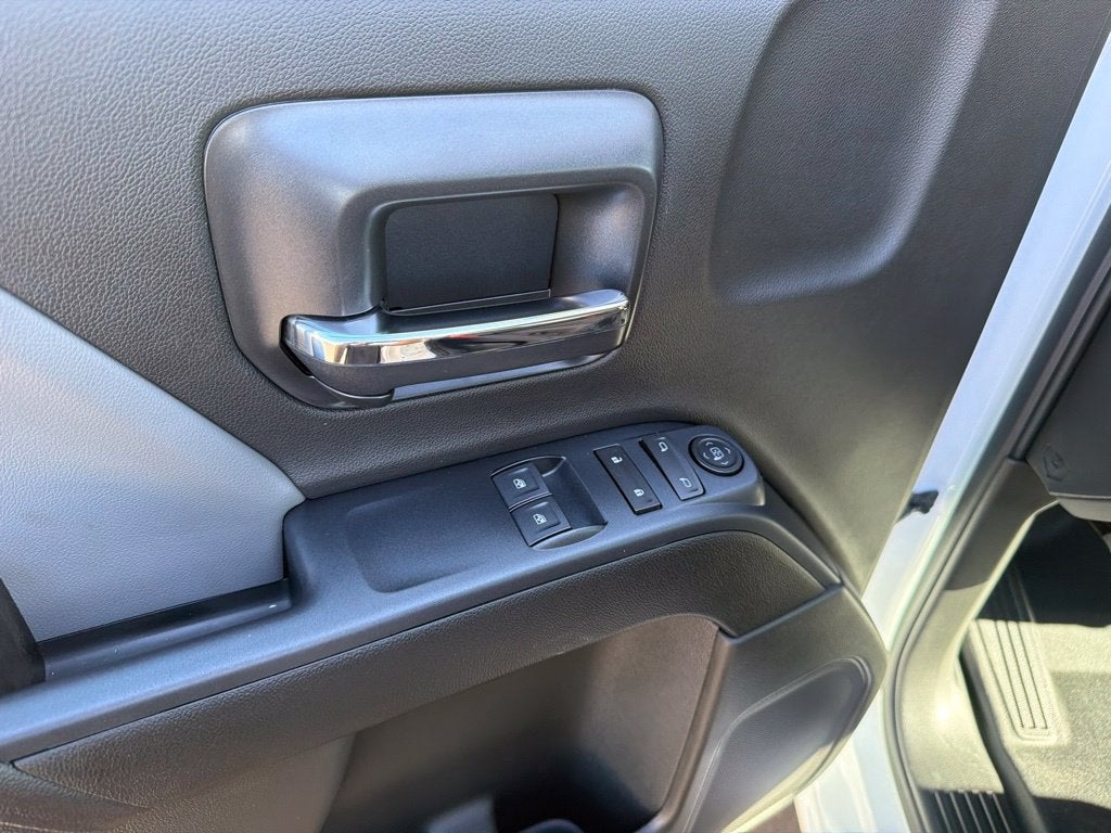 2026 Chevrolet Silverado 5500 HD WT