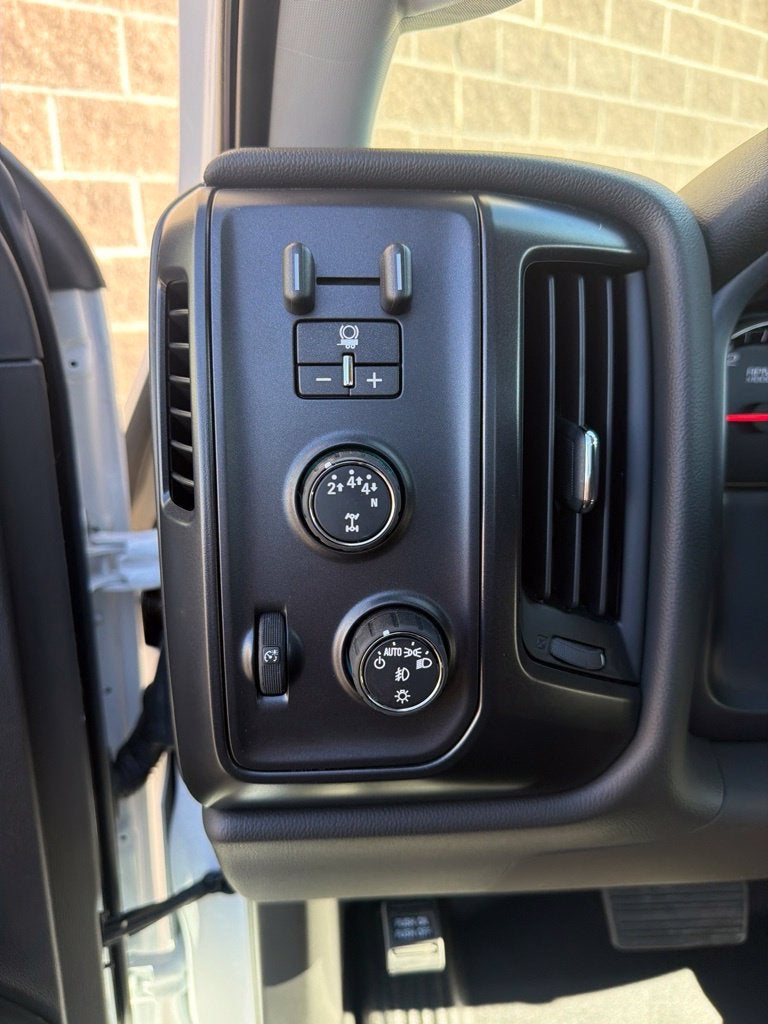 2026 Chevrolet Silverado 5500 HD WT