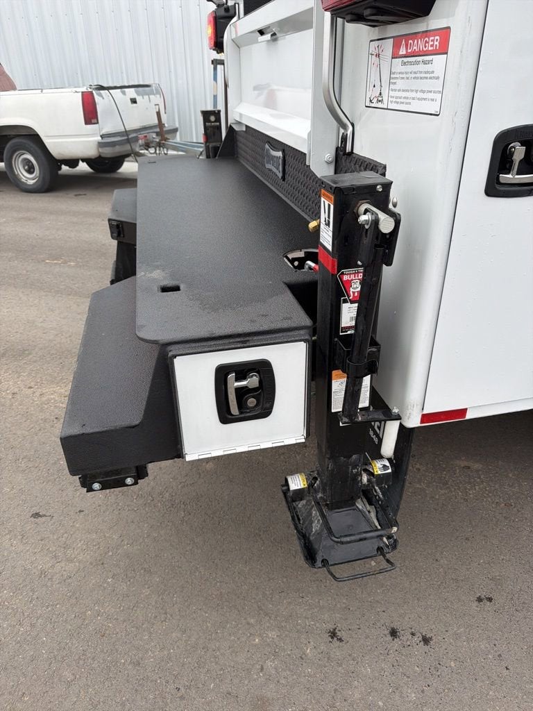 2025 Chevrolet Silverado 5500 HD Work Truck