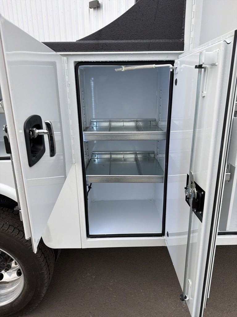 2025 Chevrolet Silverado 5500 HD Work Truck