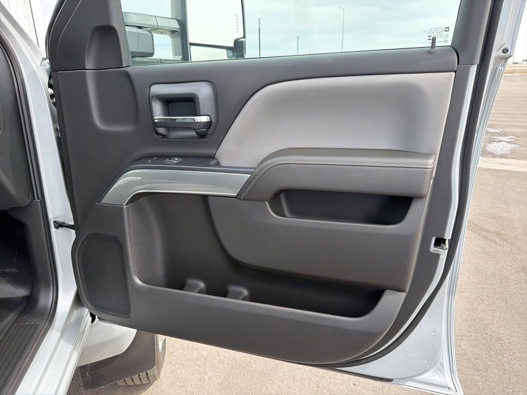 2026 Chevrolet Silverado 5500 HD LT